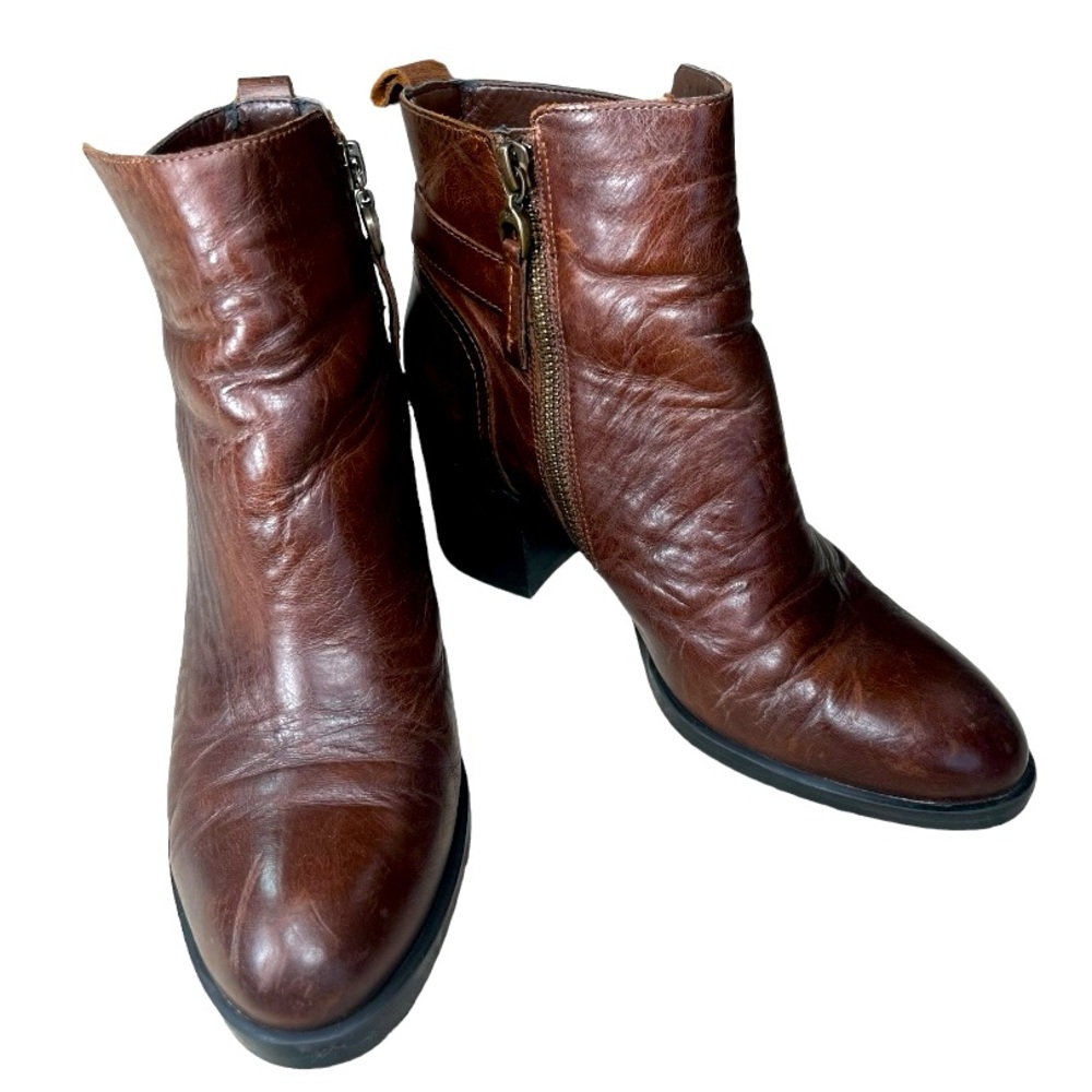 Ralph Lauren Ginelle Sneaker Leather Ankle Boots. Gently worn.